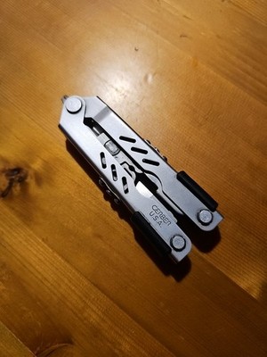 Gerber MP400 Compact Sport Multi-Tool - Silver
