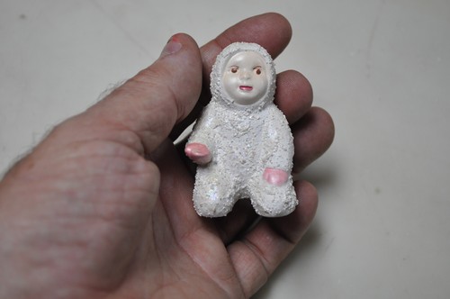 Vintage German ? Porcelain or Bisque Snow Baby Figurine Christmas - Picture 6 of 6
