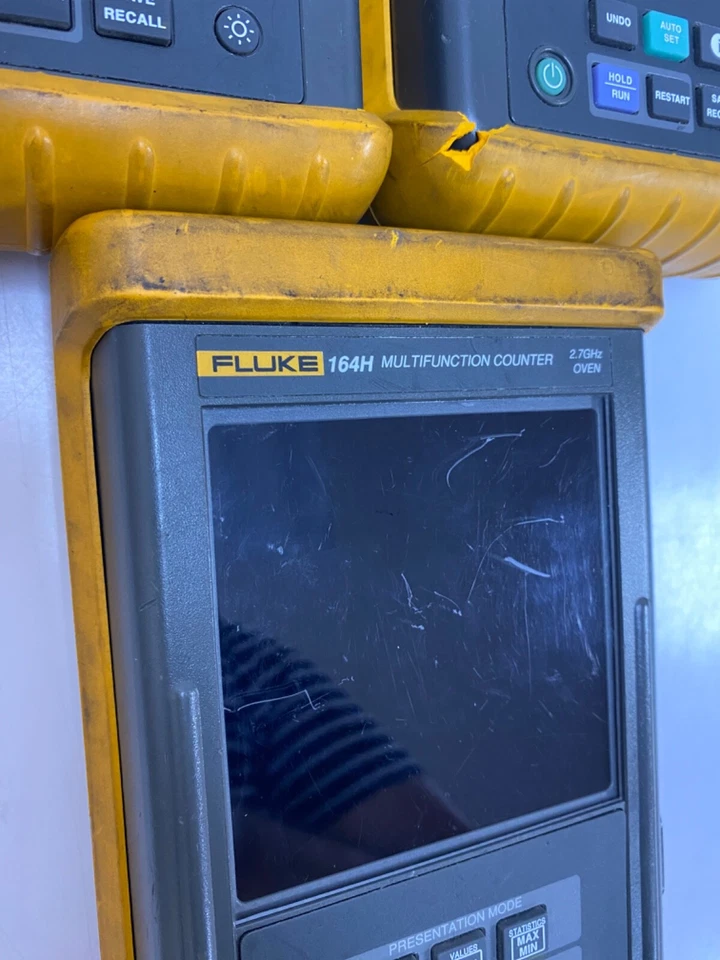Fluke 164H MULTIFUNCTION COUNTER 2.7 GHZ Oven - Image 2 of 4