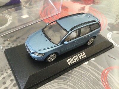 Minichamps 1/43 Volvo V50 Bleu Métallisé 2003 - Miniature De Collection