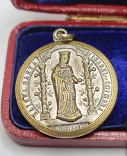 Scoracao De Jesus & Isabel Religous Vintage Medal Pendant