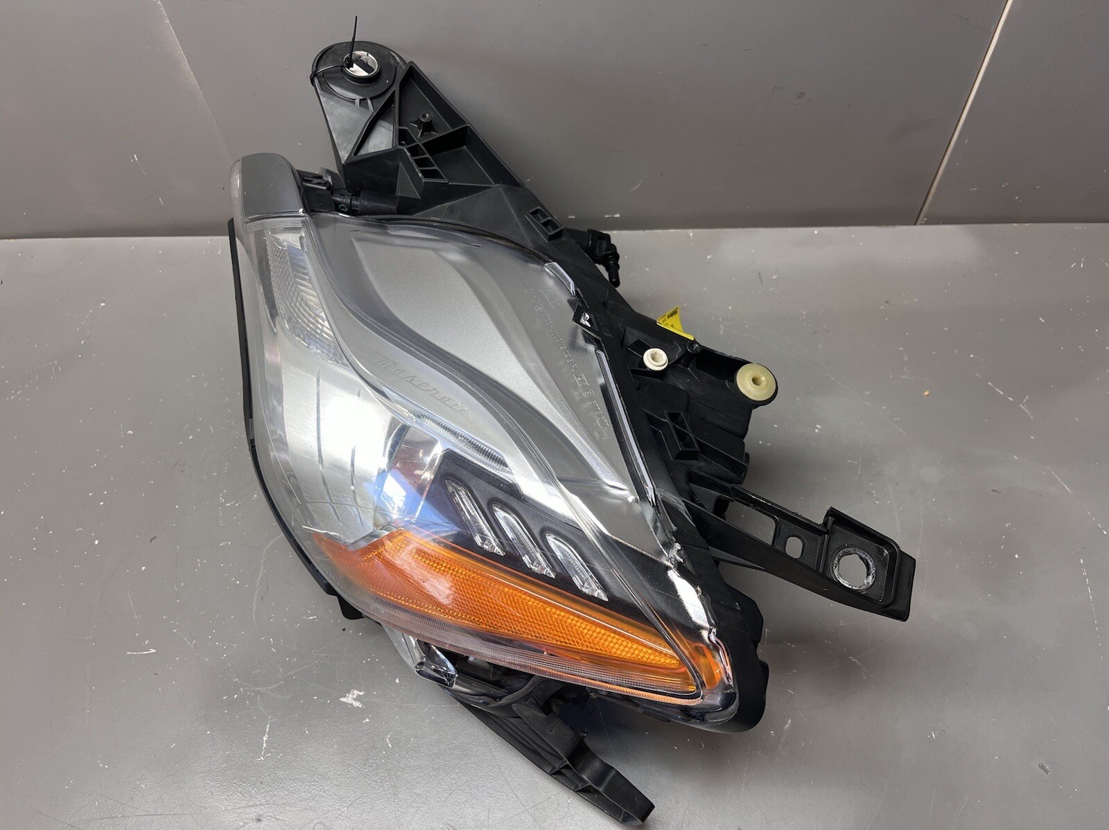 ⭐️2014-2017 Maserati Quattroporte Xenon Headlight Driver Left - 00670006569 OEM
