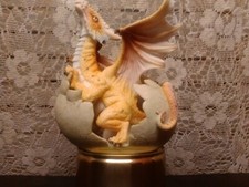 Veronese Drache aus dem Ei Orange&nbsp;