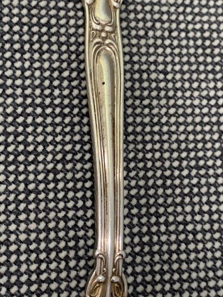 Antigua cuchara de verduras/cazuela Gorham de plata esterlina con patrón Chantilly Foto 3 de 4