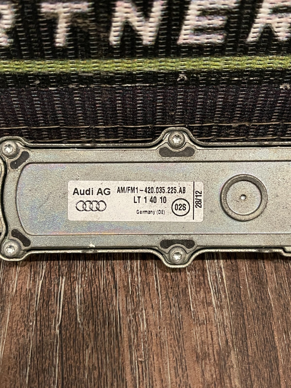 2012 AUDI R8 REAR ANTENNA AMP AMPLIFIER AM/FM NAVI OEM 420 035 225 AB