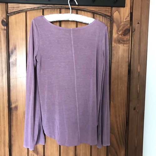 American Eagle Soft Sexy Top SZ S Lavender Lilac HiLo Hem Round Neck L/S Tee EUC - Picture 3 of 8