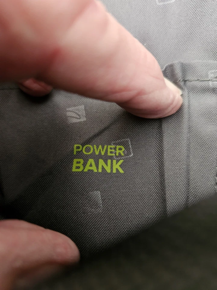 Bolsa de transporte Tucano business o casual. Portátil, etc. 16"x12". 3 comps. + 4 com pequeñas Foto 2 de 4