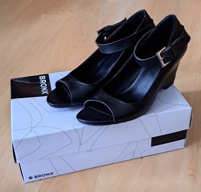 Bronx Pumps Peep Toes Keilabsatz schwarz Größe 38 Neu und OVP