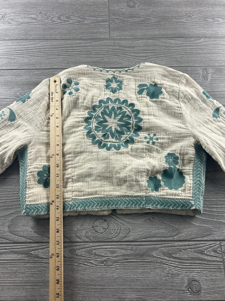 Soft Surroundings Jacket Womens Medium Ivory Blue Embroidered Floral Cropped - Image 4 of 4