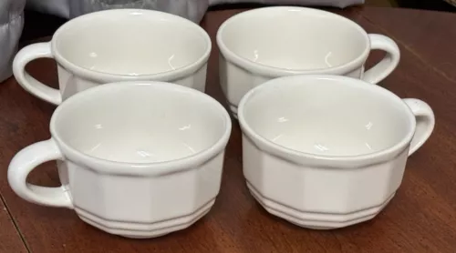 Vtg Set Of 4 Pfaltzgraff Heritage White Coffee Mugs