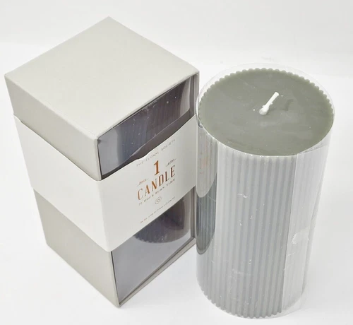 The Floral Society Pillar Candle - Thumbnail 3