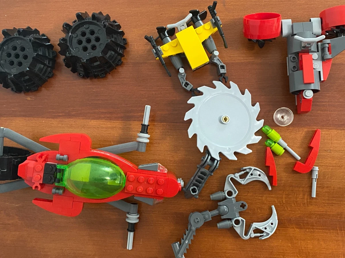 Atlantis LEGO Seabed Scavenger 8059 Underwater Red Parts Lot Set