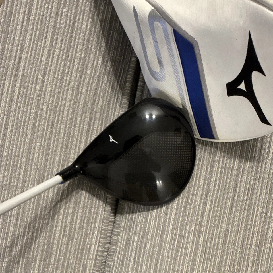 Mizuno ST-Z Driver 9.5 degree Right-Handed Stiff Graphite Shaft - Image 4 of 4