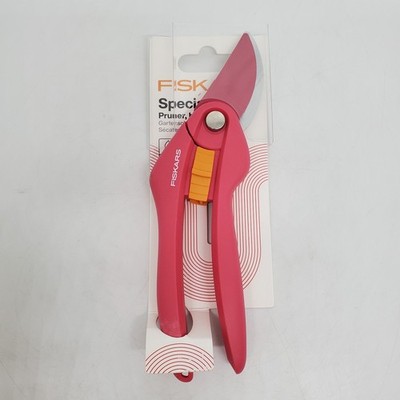 Fiskars Inspiration Ruby Bypass Gartenschere