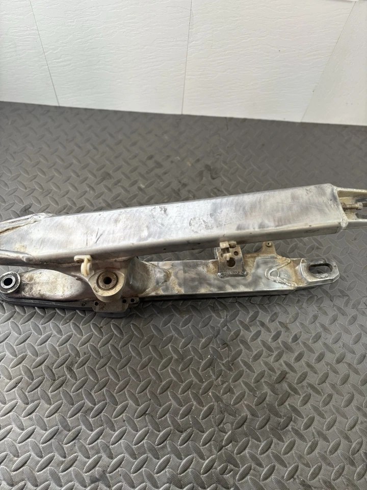 1999 98-99 KTM 200 EXC 125 250 300 后摆臂套装 B 50304030144 — 第 4/4 张图片