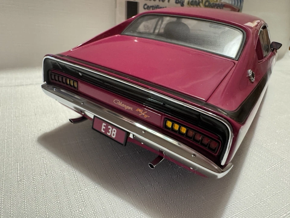 Cargador tanque grande 1:18 CC E38 R/T Foto 3 de 4