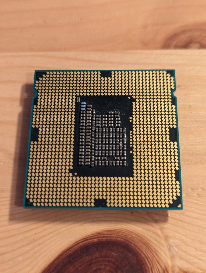 CPU Intel Core i3-2120: 3.30 GHz, 2c/4t, 65 W, iGPU, 2nd gen Sandy Bridge, SR05Y - Immagine 2 di 3