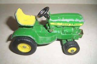 JOHN DEERE 140 TRACTOR DE CÉSPED Y JARDÍN de JUEGO DE MANTENIMIENTO ERTL Juguete de Granja de Colección