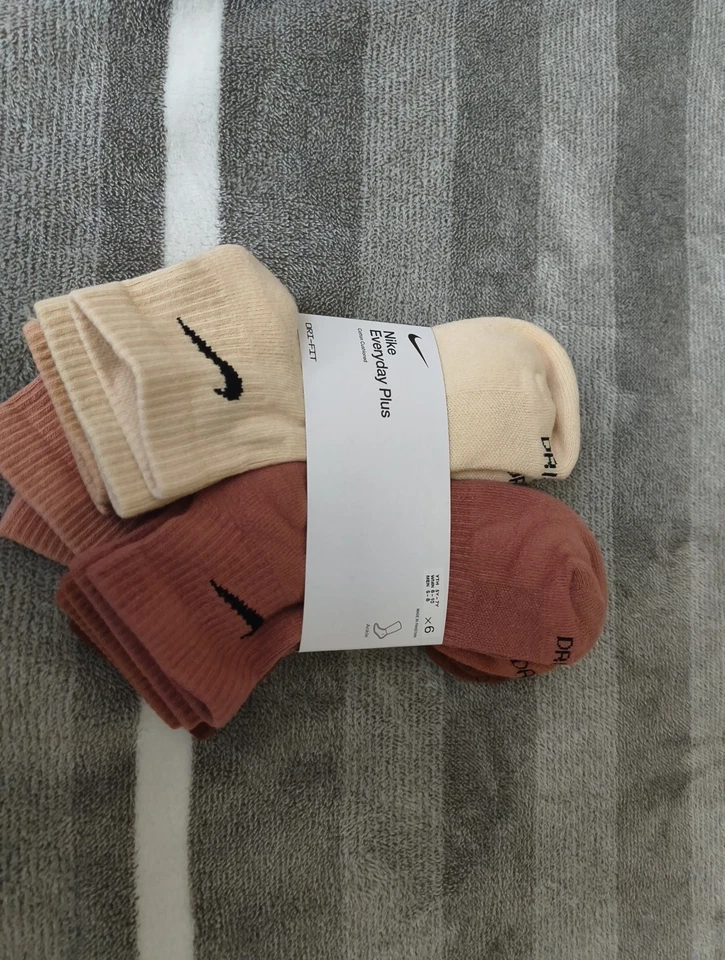 Nike Dri-fit Ankle Socks Grade School 5y-7y, 6 Pairs Neutral Browns And Tan... - Image 2 of 4