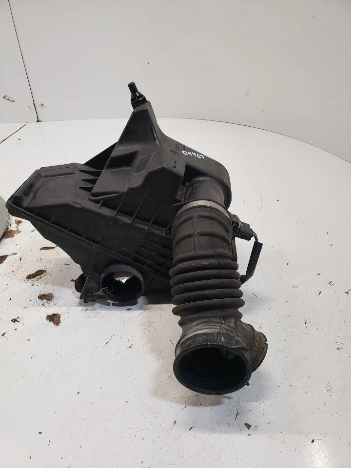 Purificador de aire 1,8 L a 3/11 compatible con 07-11 VERSA 1358700 Foto 2 de 4