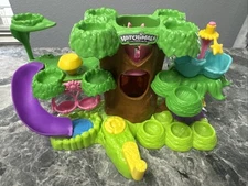 SpinMaster Hatchimals CollEGGtibles Hatchery Nursery Playset