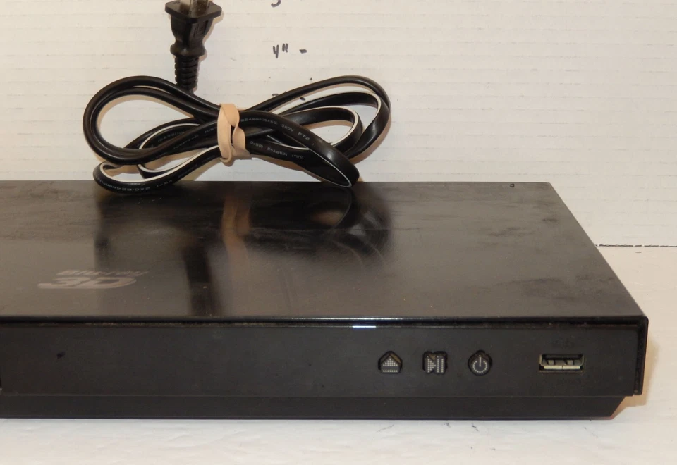 Samsung BD-E5900 1080P Blu-Ray 3D DVD Player Built in Wi-Fi APPS *NO REMOTE* Foto 3 de 4