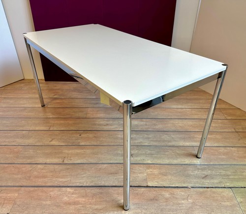 Tisch; Schreibtisch; Besprechungstisch 150x75, USM Haller lackiert