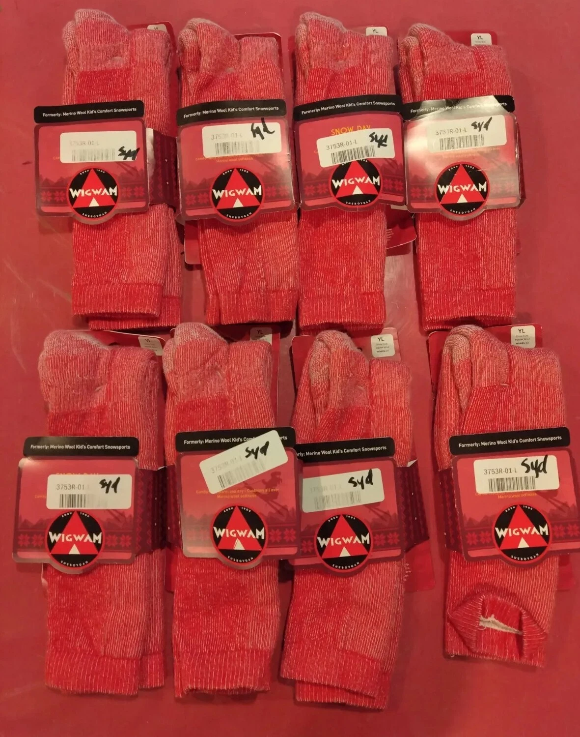 Wigwam Lot of 8 New Red Crew Socks Merino Wool Moisture Control kids snow day