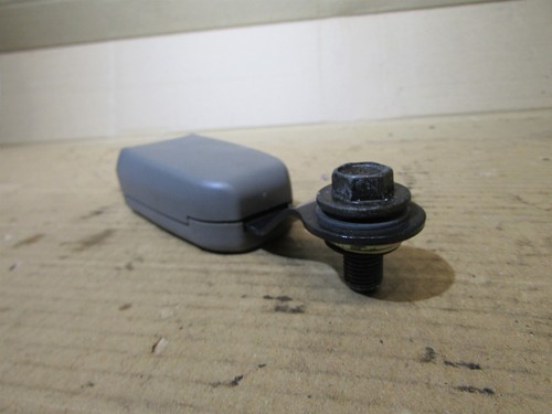 Nissan Patrol 3.0 Y61 97-04 left front seat belt seatbelt buckle clip receiver - Picture 3 of 7