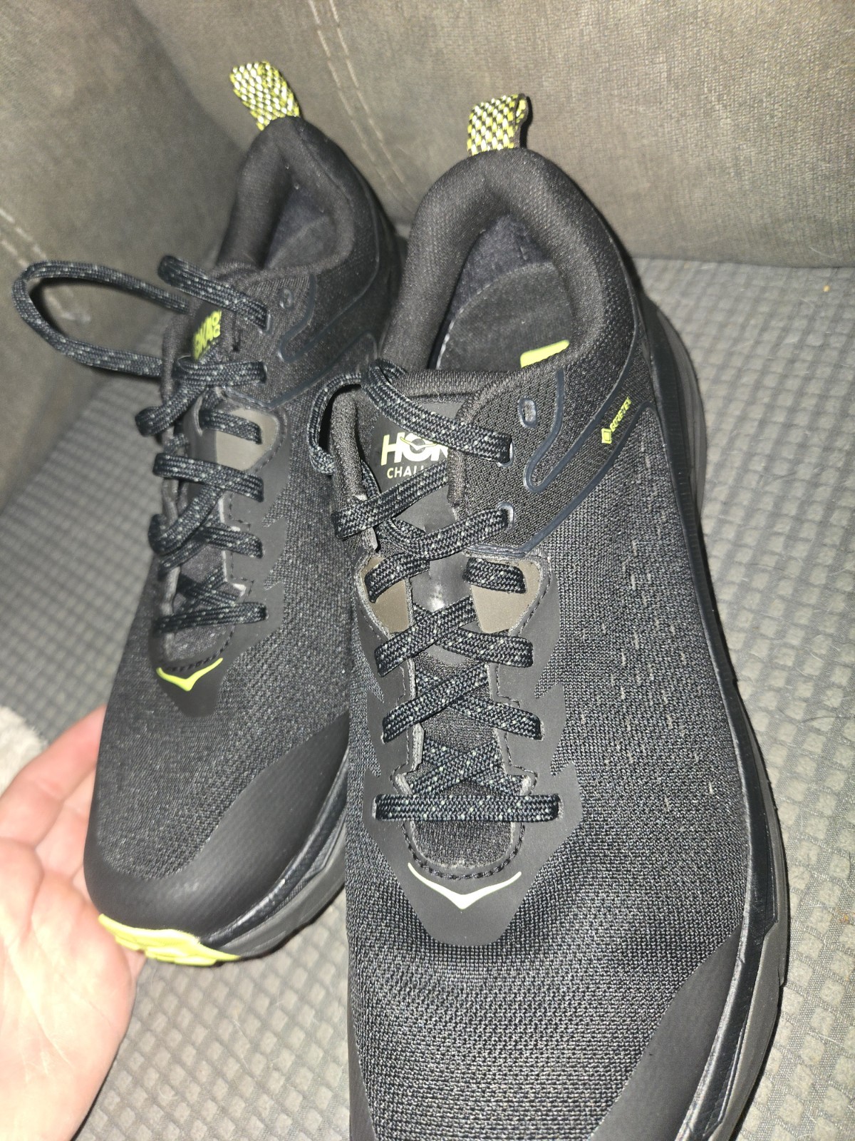 Zapatillas de trail running Hoka One Challenger Atr 6 GTX para hombre talla 10D negras/neón