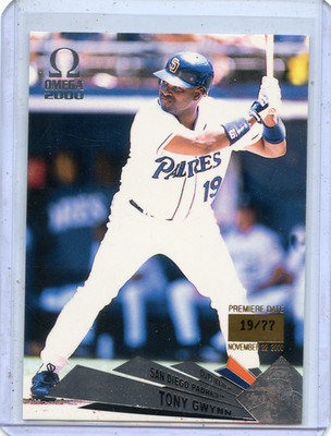 2000 PACIFIC OMEGA #122 TONY GWYNN PREMIERE DATE #19/77 (JERSEY #19) PADRES, HOF