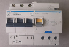 DISJONCTEUR TRIPHASE NG332