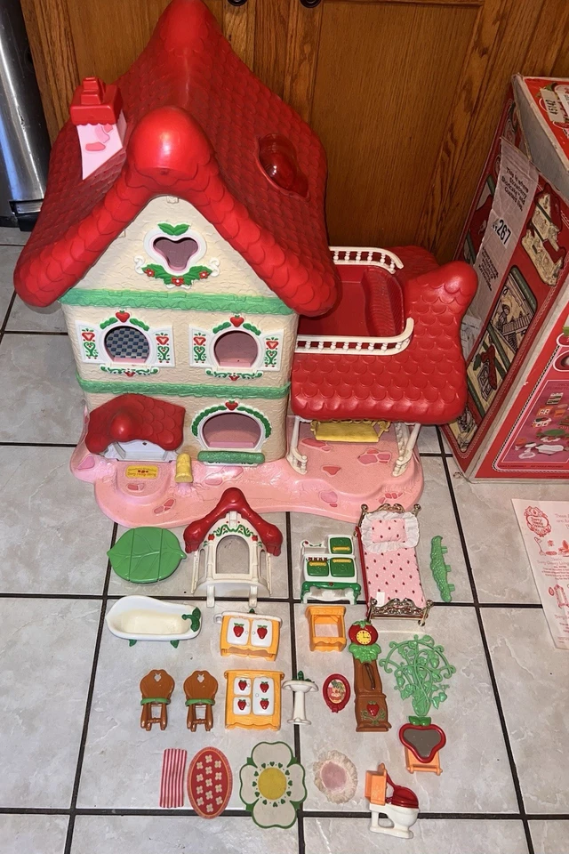 Pastel corto de fresa vintage BERRY HAPPY HOME y caja original - ¿EXCELENTE completo? Foto 2 de 4