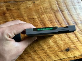 Nintendo Wild Gunman (Nintendo NES) 5 Screw. Authentic, Tested