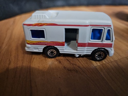 1998 Matchbox Mattel Truck Camper 1:70 Scale White with Red Trim Moving Door RV - Picture 5 of 5