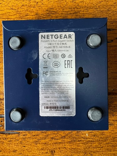 NetGear ProSafe 5-Port Gigabit Switch GS105 v5 & Power Adapter Blue - Picture 3 of 10