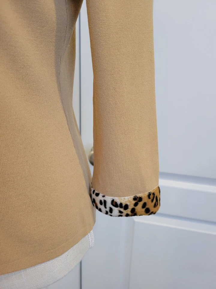 Joseph A. Top Leopard Trim Blouse Beige Size M/L Flowers on Collar 3/4 Sleeves - Image 3 of 4