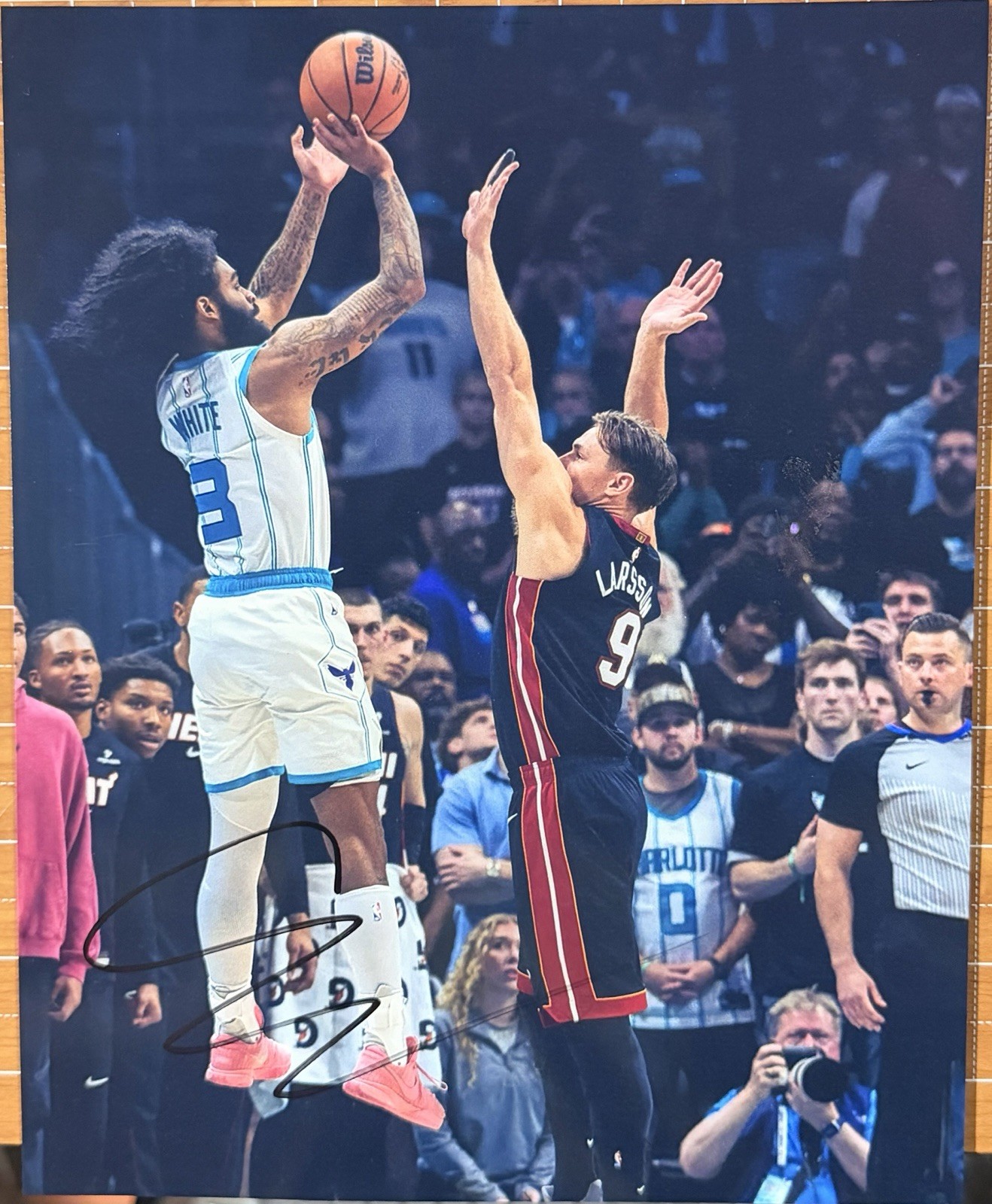 COBY WHITE SIGNED 8X10 PHOTO AUTOGRAPH CHARLOTTE HORNETS PLAY IN SHOT UNC AUTO