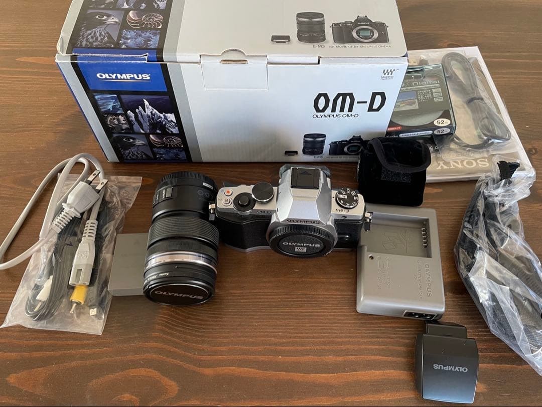 USED OLYMPUS OM-D E-M5 M.ZUIKO 12-50mm f3.5-6.3 Camera Mint With