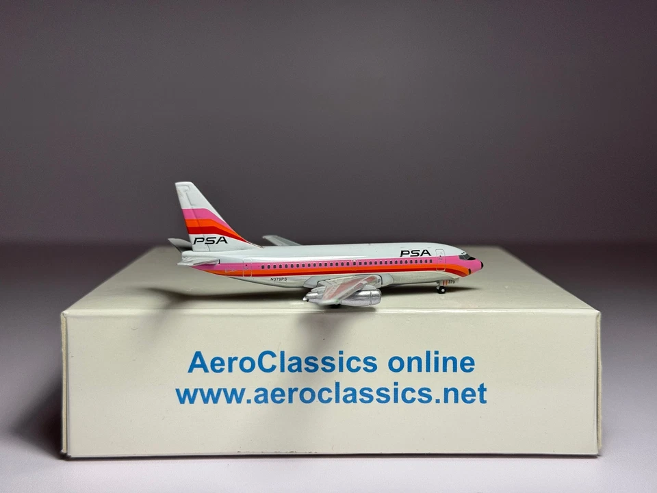 Aeroclassics 1:400 PSA Boeing 737-214 N379PS orange smile ACN379PS - Image 2 of 2