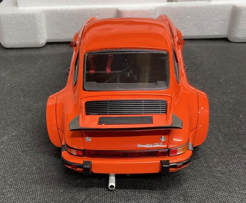 Exoto 1976 Porsche 934 RSR 1:18 Orange includes original tools (boxed) - Picture 5 of 10