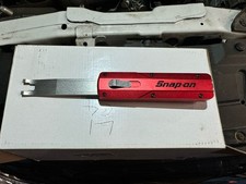 Snap On Retractable Trim, Clip Removal Tool Red