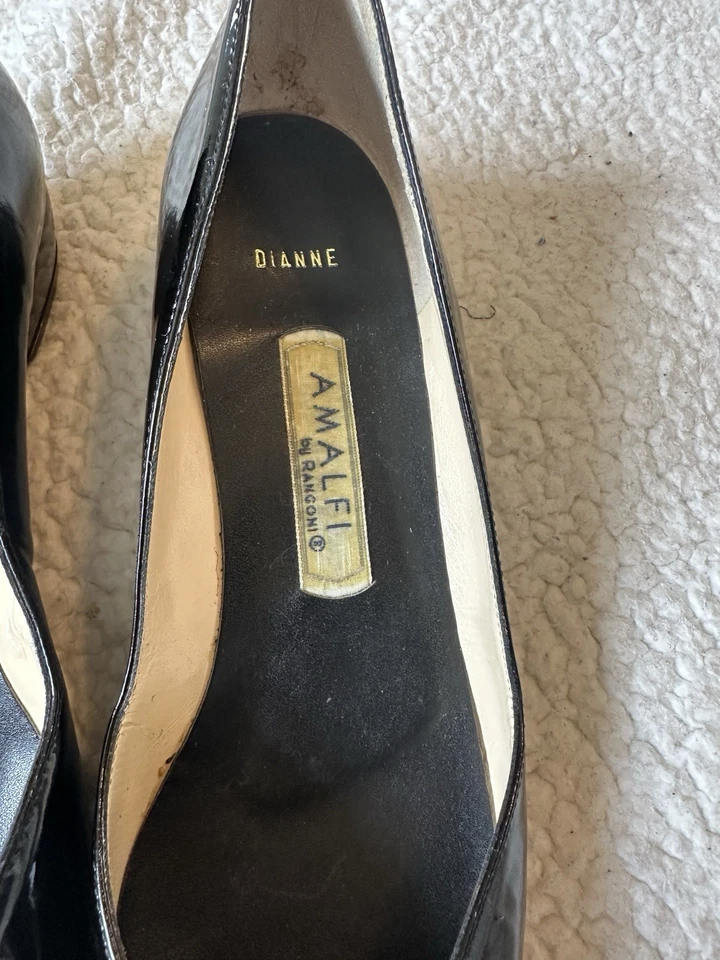 Zapatos de salón Amalfi by Rangoni de charol negro. Mujer Foto 2 de 4