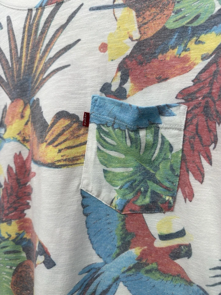Men's LEVI'S LEVI STRAUSS Parrot Floral Tropical T-Shirt Tee XL Hawaiian #2 - Image 2 of 4