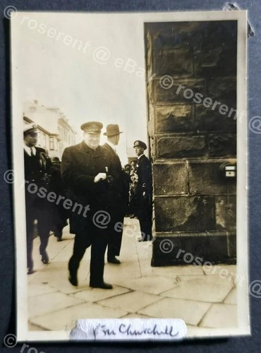 WW2 Iceland - Winston Churchill at the Parliament building - photo 9 by 6cm