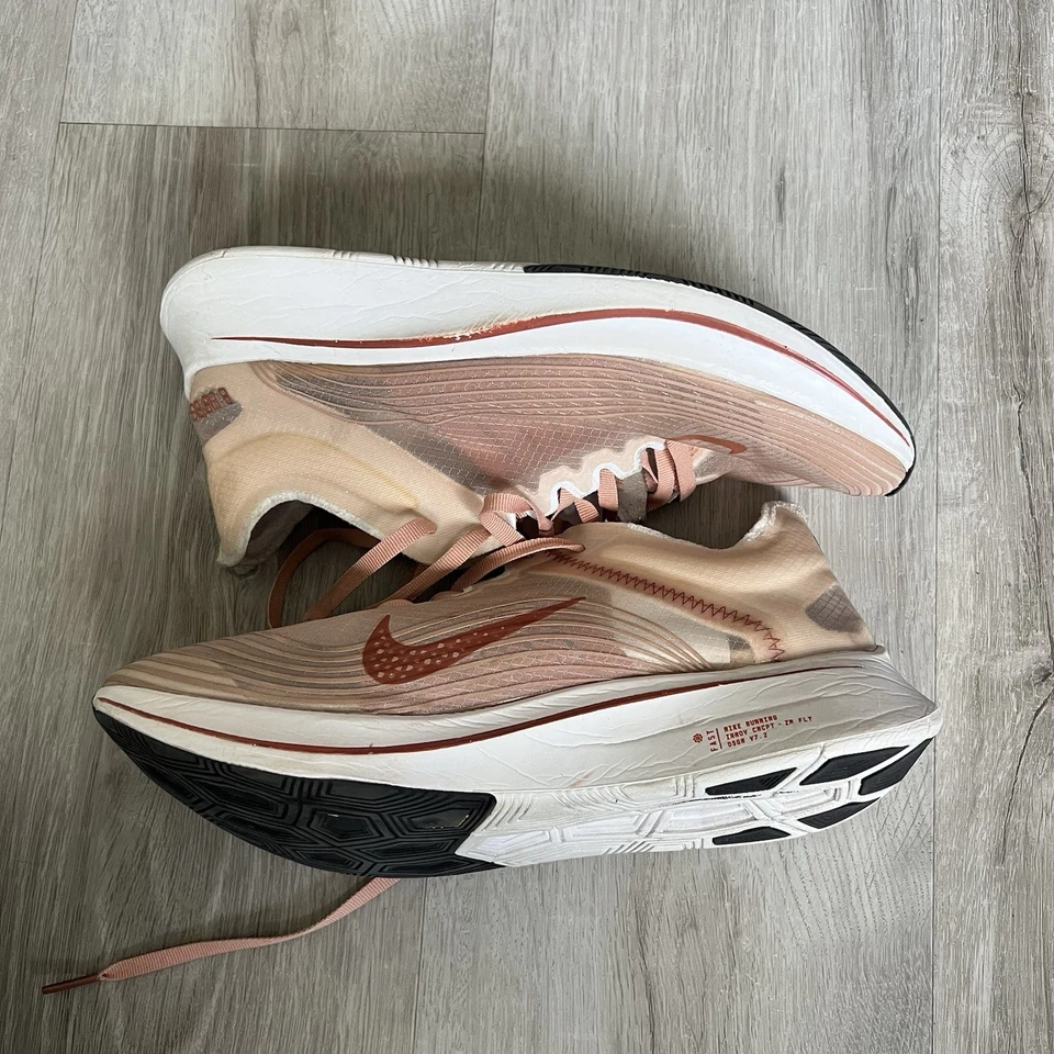 Tenis para correr NIKE ZOOM FLY SP carreras melocotón polvoriento AJ8229-200 para mujer 8 parte superior baja Foto 3 de 4