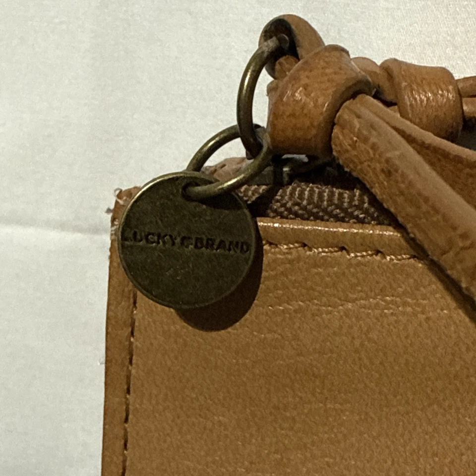 Cartera con soporte para teléfono de cuero Rayla Lucky Brand marrón coñac Foto 2 de 4