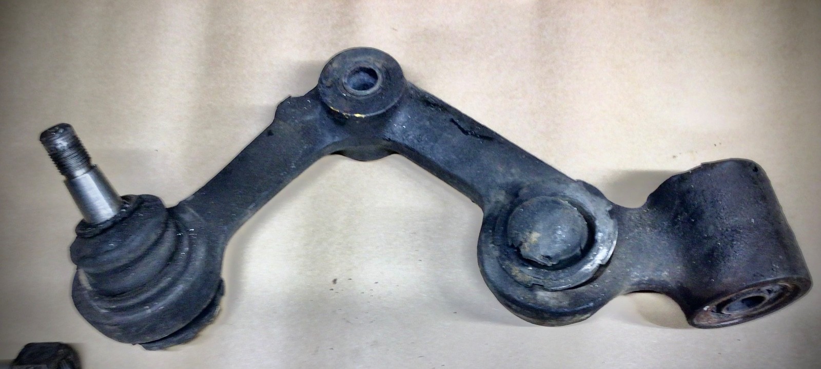 1966- 80 Rolls Royce Silver Shadow Wraith II Front Left Control Arm 4pc UR17381