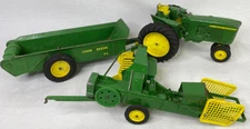 Vtg ERTL John Deere Farm Toy Tractor Manure Spreader Baler Diecast Green 1:16