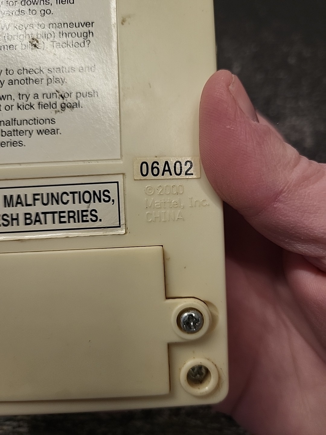 2000 Mattel Electronics Handheld Electric Classic Football Game Read Descriptio